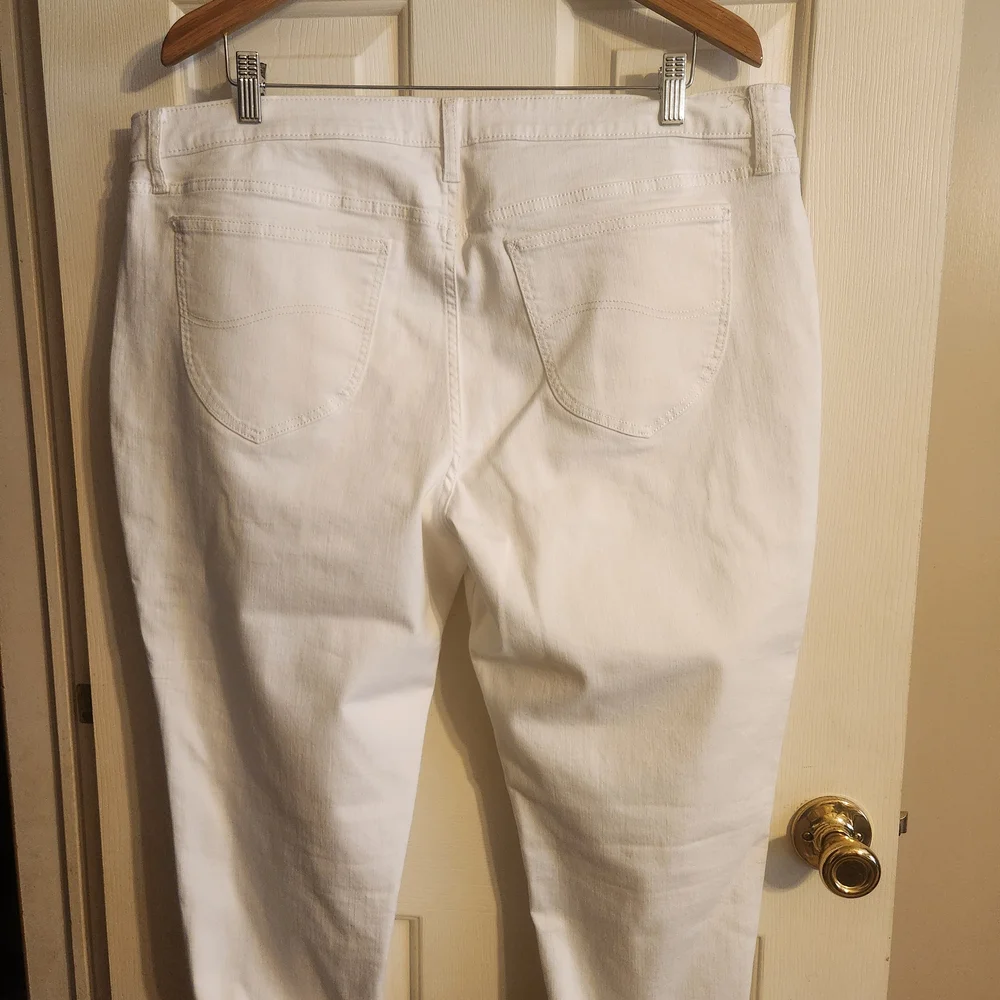 Lee Women's White Ankle Jeans - Picture 4 of 4